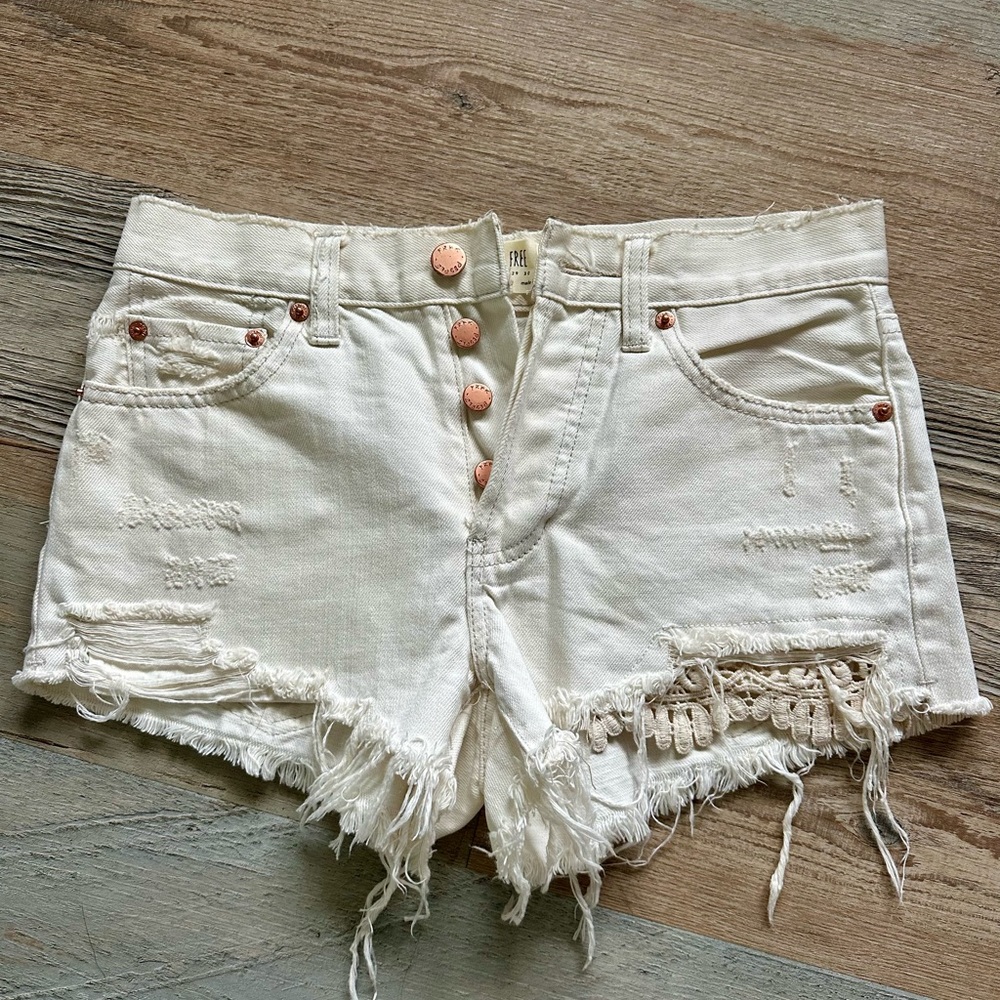 We The Free, Cream, Distressed Jean Shorts
